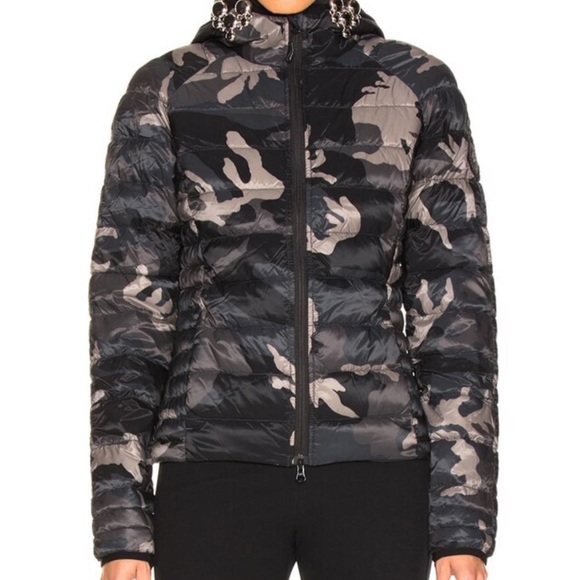 Canada Goose Jackets & Blazers - NWT Canada Goode Brookvale Down Hoody, Black Camo, size S